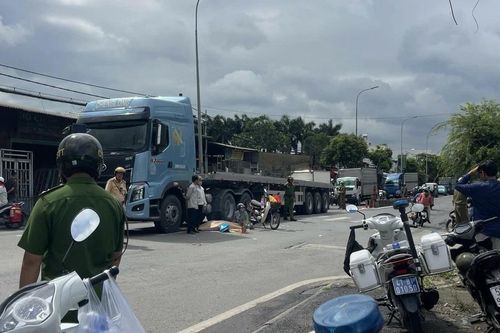 Va chạm với xe đầu kéo, người phụ nữ tử vong tại chỗ