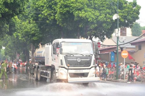 Thần tốc thu gom hơn 1.600 tấn rác phát sinh sau lễ diễu binh A80