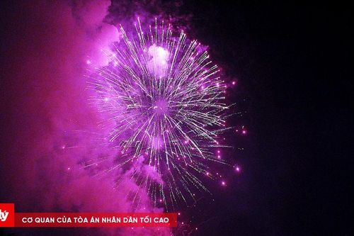 Hà Nội ngất ngây trong 'bữa tiệc ánh sáng' tại công viên Thống Nhất