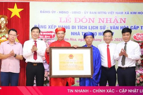 Đón nhận bằng di tích lịch sử - văn hóa cấp tỉnh nhà thờ họ Hồ Huy