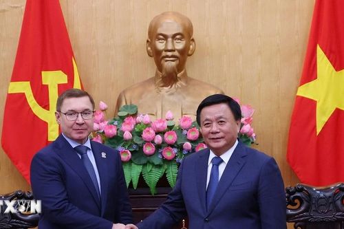Việt Nam-Nga tăng cường hợp tác đào tạo cán bộ và trao đổi lý luận