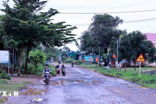 Lâm Đồng: Sớm cải tạo, nâng cấp tuyến tỉnh lộ vào xã biên giới Quảng Trực