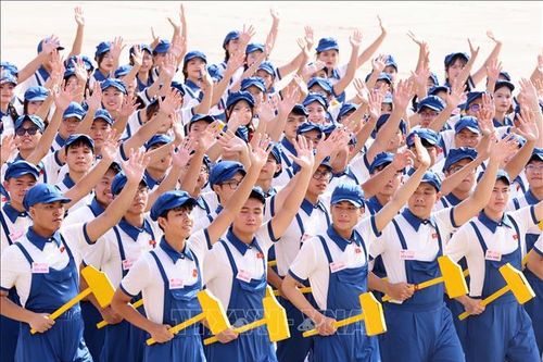 Hãy 'nhuộm đỏ' công trường, nhà máy bằng tinh thần Quốc khánh 2/9