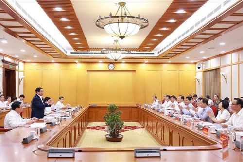 Thủ tướng chủ trì làm việc với Ban Thường vụ các Tỉnh ủy An Giang và Lâm Đồng
