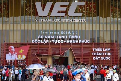 Kéo dài thời gian Triển lãm Thành tựu đất nước đến hết ngày 15/9/2025