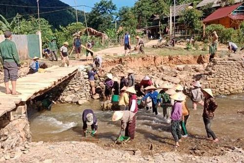 Khát vọng về những cây cầu giữa đại ngàn