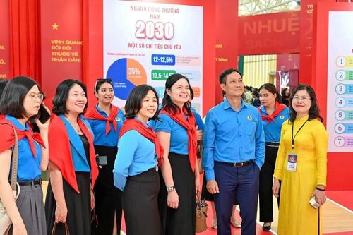 Công đoàn Công Thương Việt Nam tham quan Triển lãm Thành tựu Đất nước: '80 năm hành trình Độc lập - Tự do - Hạnh phúc'