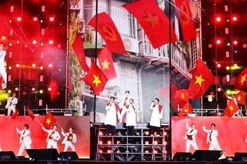 Đêm hội âm nhạc 'Tự hào Việt Nam'