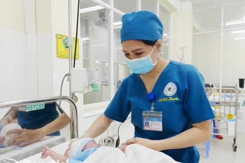 Kỹ thuật cao điều trị các bệnh lý nặng cho trẻ sơ sinh