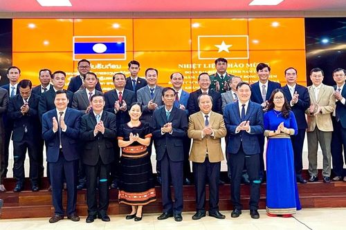 Lãnh đạo tỉnh Gia Lai làm việc với đoàn đại biểu 2 tỉnh Attapeu và Salavan