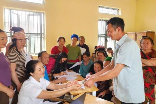 Niềm vui lan tỏa từ quà Tết Độc lập