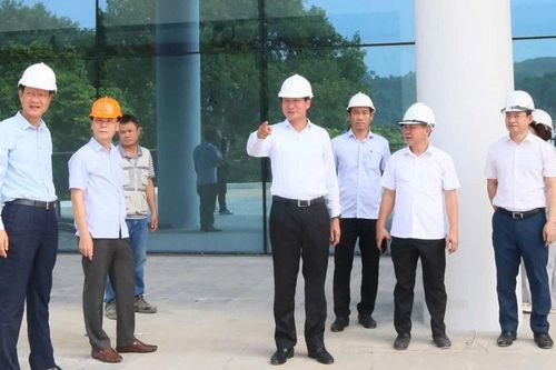 Chủ tịch UBND tỉnh Trần Huy Tuấn kiểm tra, đôn đốc tiến độ Dự án Trung tâm Hội nghị tỉnh