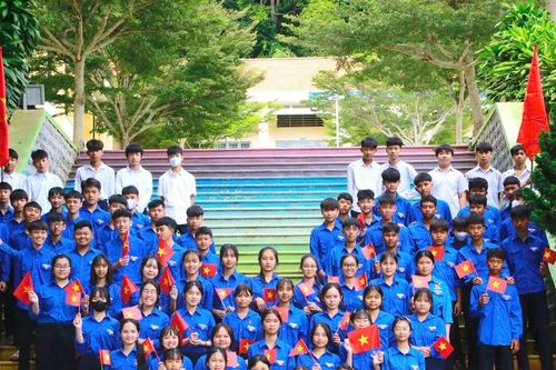 Sắc màu tuổi trẻ D'ran trong hành trình 'Tôi yêu Tổ quốc tôi'