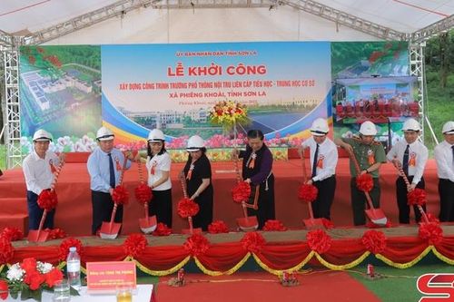Tự hào 80 năm mùa thu cách mạng