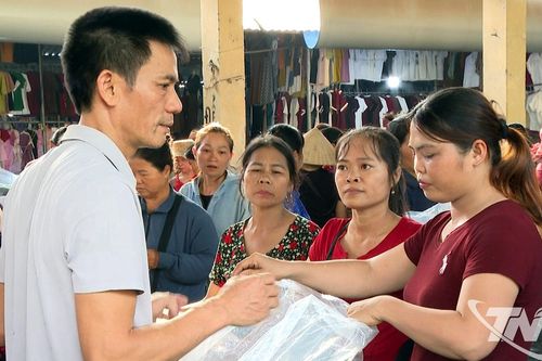 Chợ chè Trại Cài truyền thống trong hiện đại