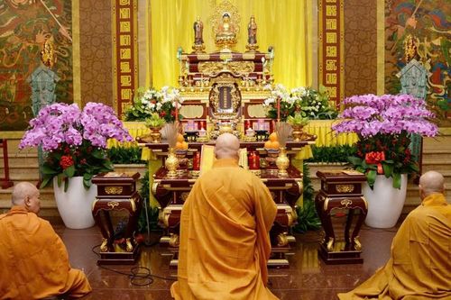 Hòa thượng Thích Lệ Trang sám chủ khóa lễ tụng kinh Vu lan - Báo hiếu trong Pháp hội Vu lan Phật lịch 2569
