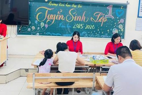 Hơn 50 học sinh chuyển trường sau vụ tuyển sinh 'chui' tại Hà Nội