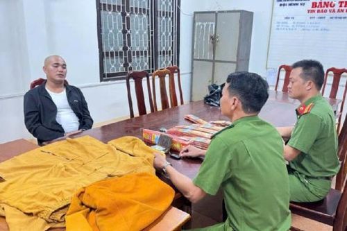 Giả danh thầy tu 'cúng vong' để lừa đảo chiếm đoạt tài sản
