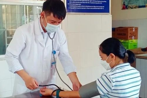 Luân chuyển, điều động bác sĩ về trạm y tế xã
