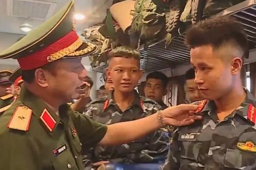 Chia tay các chiến sĩ hoàn thành xuất sắc nhiệm vụ A80