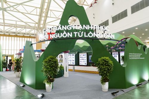 Bản sắc văn hóa Cao Bằng tỏa sáng tại Triển lãm 80 năm thành tựu đất nước