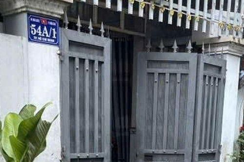 Vụ chồng dùng dao tấn công vợ: Chồng ít hơn vợ 10 tuổi, sau khi gây án đến công an đầu thú