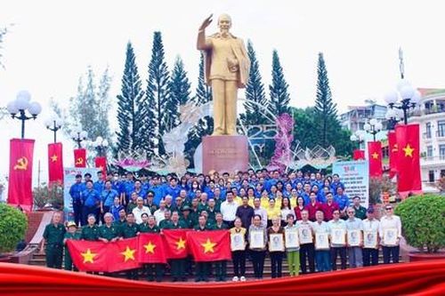 Miền Tây Nam bộ: Hân hoan niềm vui Tết Độc lập