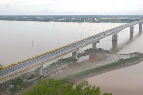 Chiêm ngưỡng cầu sông Hồng gần 1.000 tỷ đồng nối Hưng Yên với Ninh Bình