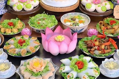 Mâm cỗ chay ngày Rằm tháng 7 của mẹ đảm Hà Nội gồm những món chay ngon nào?