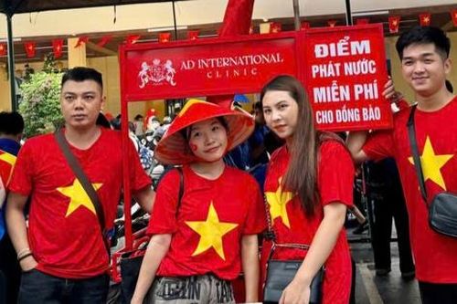 Những điểm phát nước, bánh ngọt miễn phí đã trở thành hình ảnh đẹp, ấm áp trong ngày 2/9 lịch sử