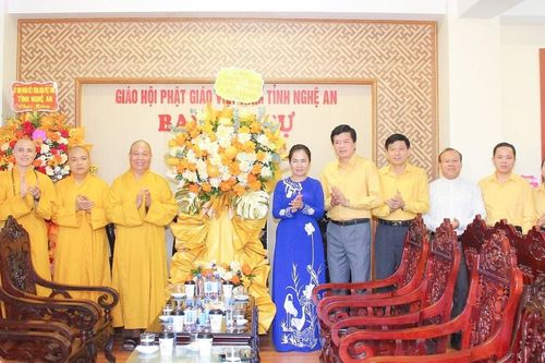 Ủy ban Mặt trận Tổ quốc tỉnh Nghệ An chúc mừng nhân Lễ Vu lan