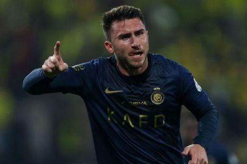 Al-Nassr 'trả đũa' Laporte