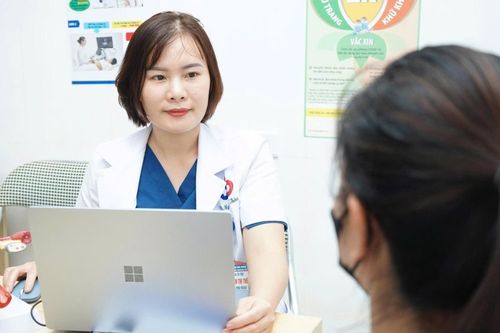 Cô gái 20 tuổi chưa dậy thì