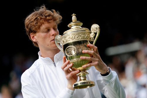 Đương kim số 1 tennis đeo Rolex 40.000 USD