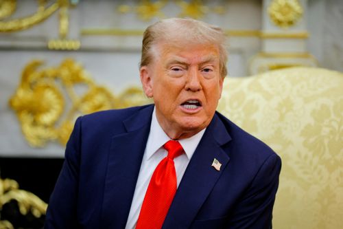 Ông Trump lại 'đổ lỗi' cho AI