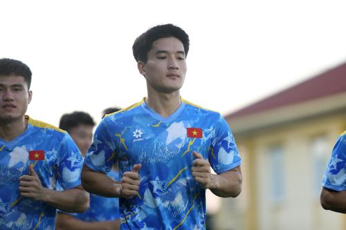 Ngọc Mỹ rưng rưng khi nhắc tới mẹ sau bàn thắng cho U23 Việt Nam