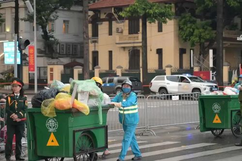 Nỗ lực giữ môi trường Thủ đô xanh - sạch - đẹp trong chuỗi ngày Đại lễ