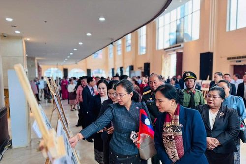 Thắm tình đoàn kết, hữu nghị