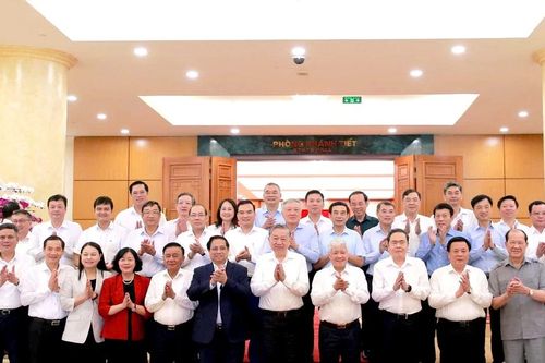 Bộ Chính trị cho ý kiến về công tác chuẩn bị Đại hội Đảng bộ Mặt trận Tổ quốc, các đoàn thể Trung ương