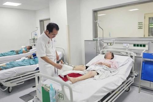 Nối cẳng chân đứt lìa cho người bệnh
