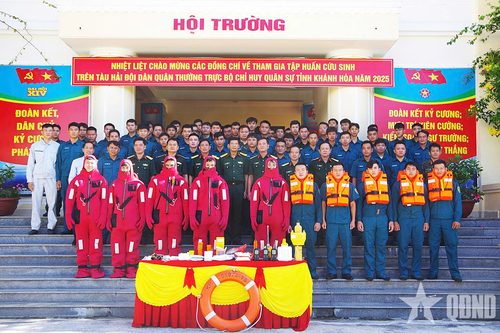 Tập huấn cứu sinh trên tàu và kiểm tra công tác kỹ thuật tàu thuyền tại Bộ CHQS tỉnh Khánh Hòa