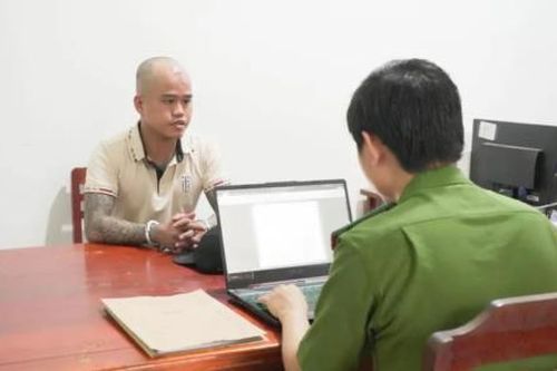 Nam thanh niên 'thế chấp' người yêu để chiếm đoạt mô-tô phân khối lớn sa lưới vì 'gây sốt' trên mạng xã hội