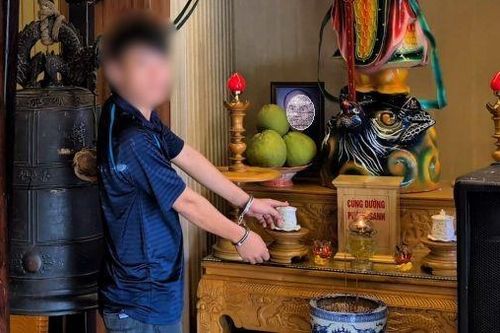Vào chùa trộm tiền công đức