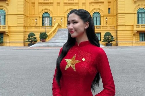 Không chỉ biểu diễn thành công tại A80, Hòa Minzy còn được ghi nhận với những đóng góp ý nghĩa cho cộng đồng và xã hội