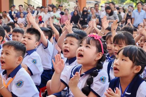Lễ khai giảng '2 trong 1'
