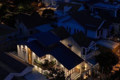 Nhà phố ấn tượng với những đường cong mềm mại