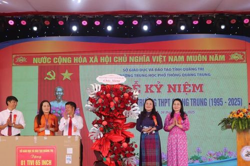 Trường THPT Quang Trung kỷ niệm 30 năm thành lập