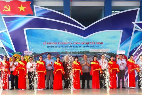 Trường vùng sâu ở Cà Mau đón niềm vui trước thềm năm học mới