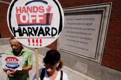 Tòa án Mỹ ra phán quyết về việc Tổng thống Donald Trump cắt tài trợ Đại học Harvard, Nhà Trắng phản bác