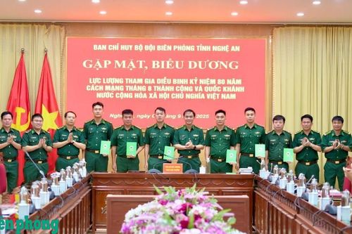Biểu dương, khen thưởng quân nhân tham gia thực hiện nhiệm vụ A80